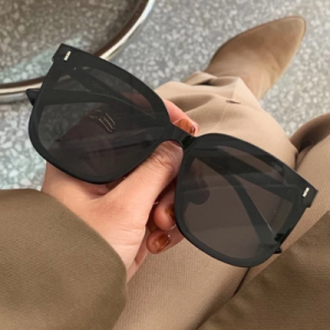 Kính Mát Vuông Đen Cổ Điển - Chống UV400